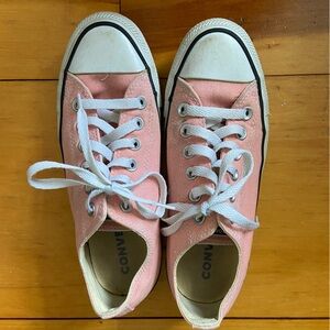 Low top pink Converse